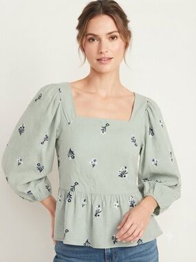 Universal Thread Sage Green Embroidered Square-Neck Peplum Top with puff sleeves